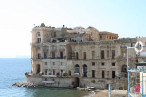 Napoli_-_Palazzo_Donnanna