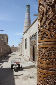 Nelle vie popolari adiacenti il centro storico di Khiva, Uzbekistan