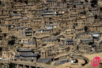 Una vista sui tetti del villaggio di Palangan, Kurdistan iraniano