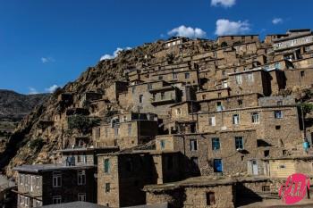 Una panoramica del villaggio di Palangan, Kurdistan iraniano