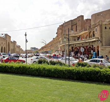 In mezzo al traffico della città di Hewler (Erbil), Kurdistan iracheno