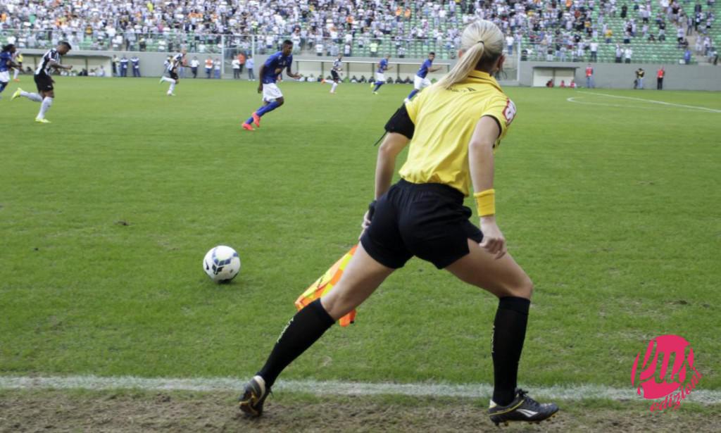 Brazil's referee assistant Fernanda Colombo Uliana attends the Brazilian championship soccer match between Atletico Mineiro and Cruzeiro in Belo Horizonte May 11, 2014. Uliana has just been granted FIFA official status by the refereeing committee of the Brazilian Football Confederation. REUTERS/Washington Alves (BRAZIL - Tags: SPORT SOCCER)
