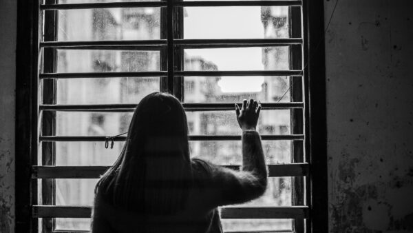 sad-woman-window-Autore dashu83