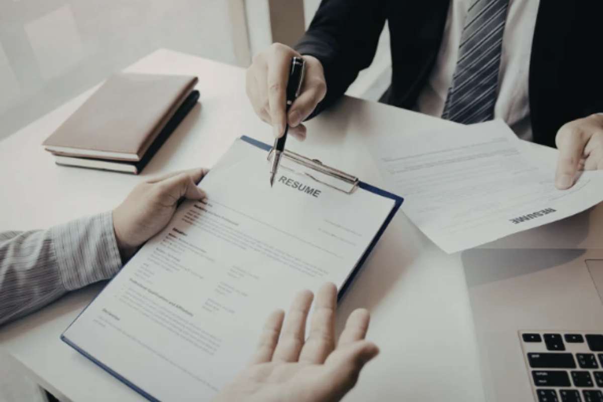 Oltre alla preparazione e alla gestione della comunicazione verbale e non verbale, esistono altri accorgimenti utili per affrontare con successo