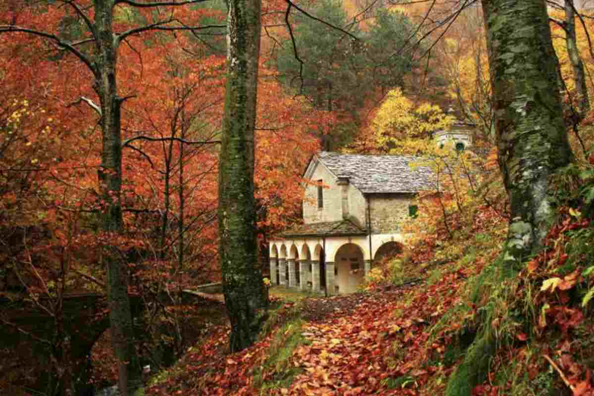 Questo luogo incantato, circondato dalla natura incontaminata, continua ad attirare pellegrini e appassionati di escursionismo