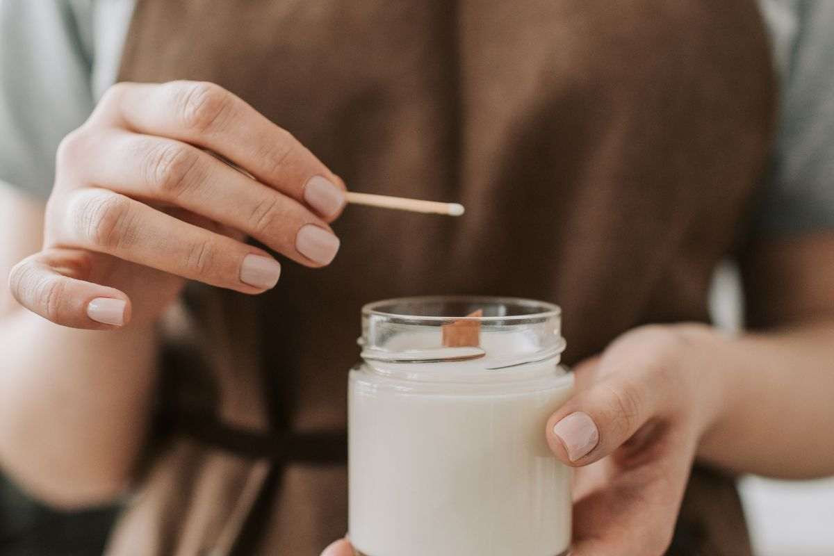 muffa addio: usa la cera delle candele