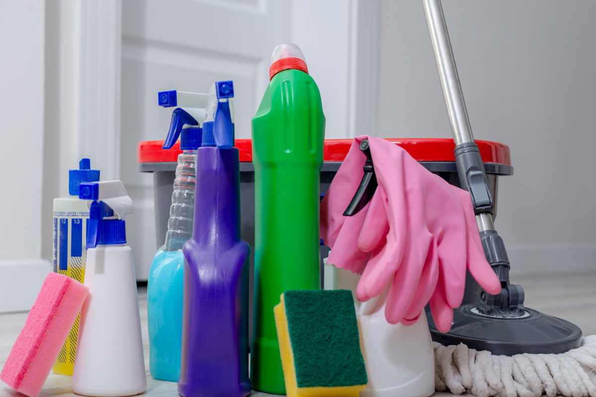 Prodotti per la pulizia, attenzione alle miscele